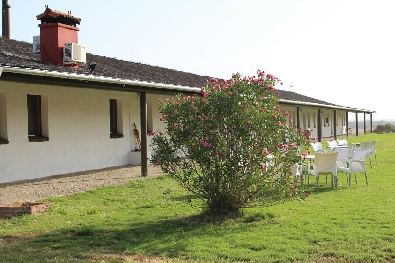 Hotel Rural Puerta De Monfrague Villarreal de San Carlos Exterior photo